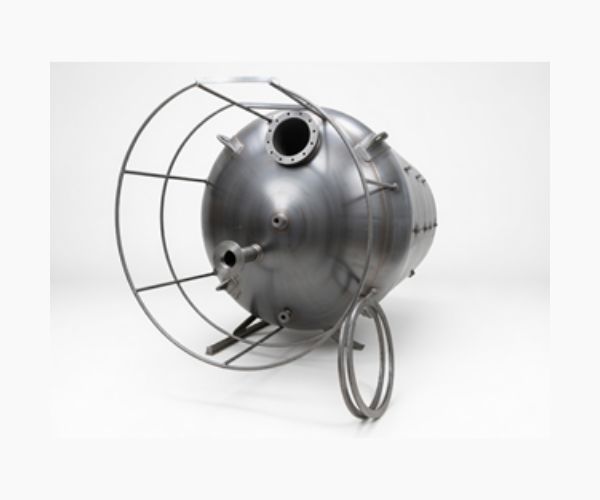 Reactor assembly with lifting frame